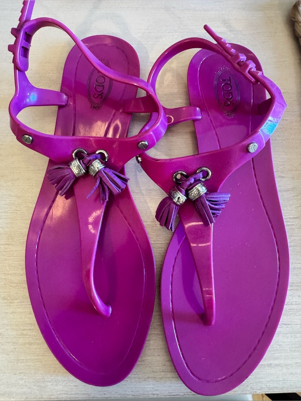 Tod’s Vintage Fuschia Thongs Sandals Shoes w/ Tassels -Coordinate With Your Bag!